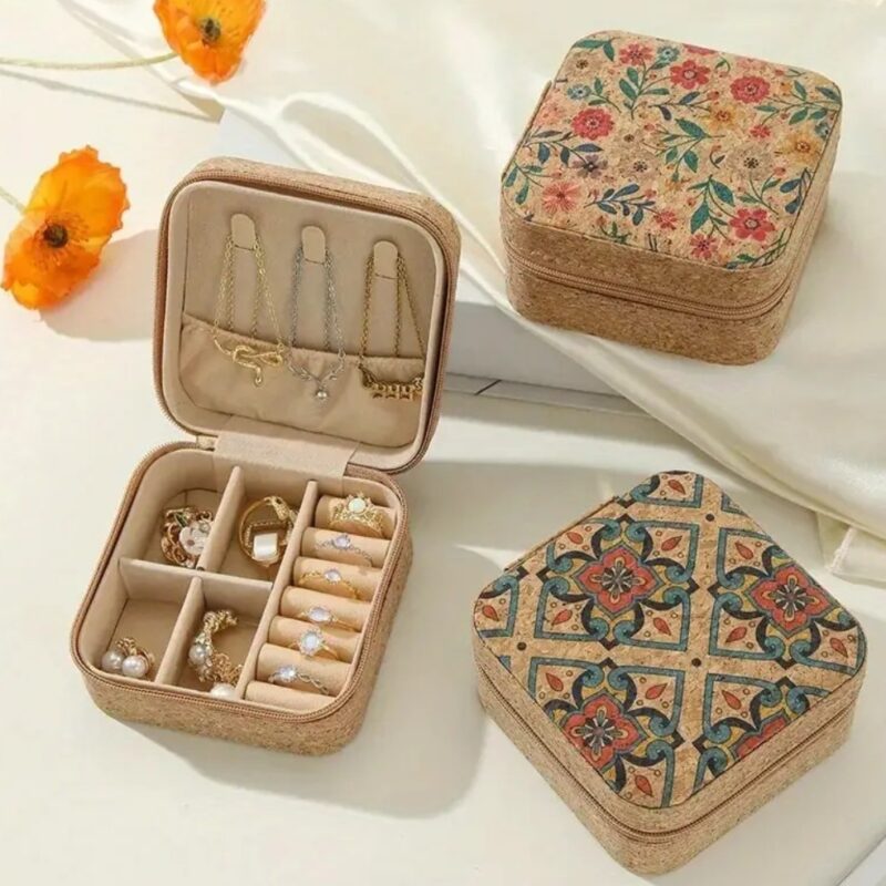 Vintage style jewellery organiser