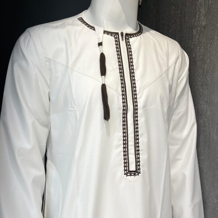 Men's Embroided Tassle Thobes - Image 3