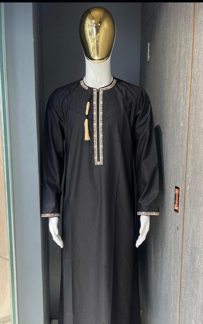 Men's Embroided Tassle Thobes - Image 4